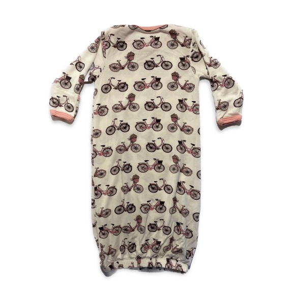 Bestaroo Converter Gown, size 0-3 months, lightly worn - Picture 2 of 3